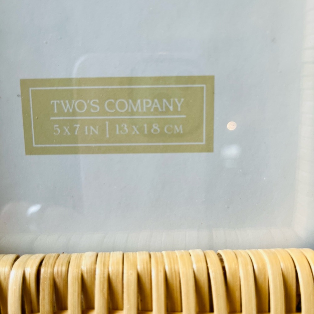 TWO’S COMPANY WICKER WEAVE PHOTO FRAMES | SET OF 2  | 5 x 7  & 4x6 | NEW - Picture 6 of 11